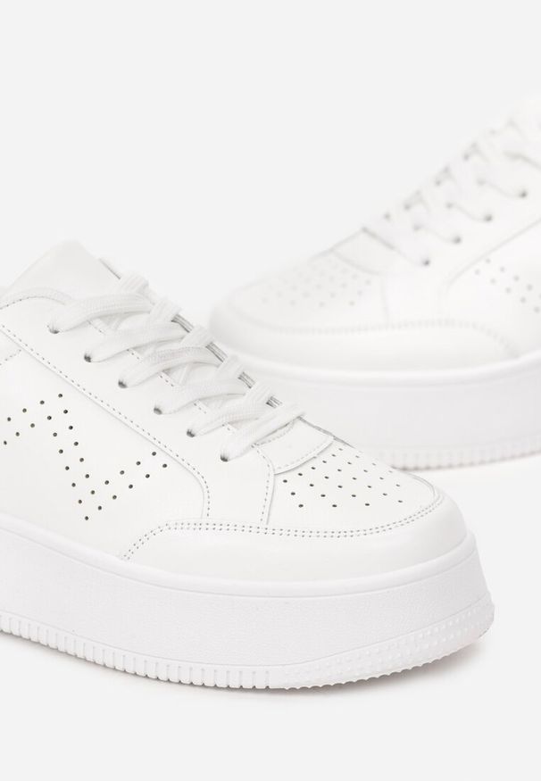 Born2be - Białe Sneakersy na Platformie Agnenia. Kolor: biały. Obcas: na platformie