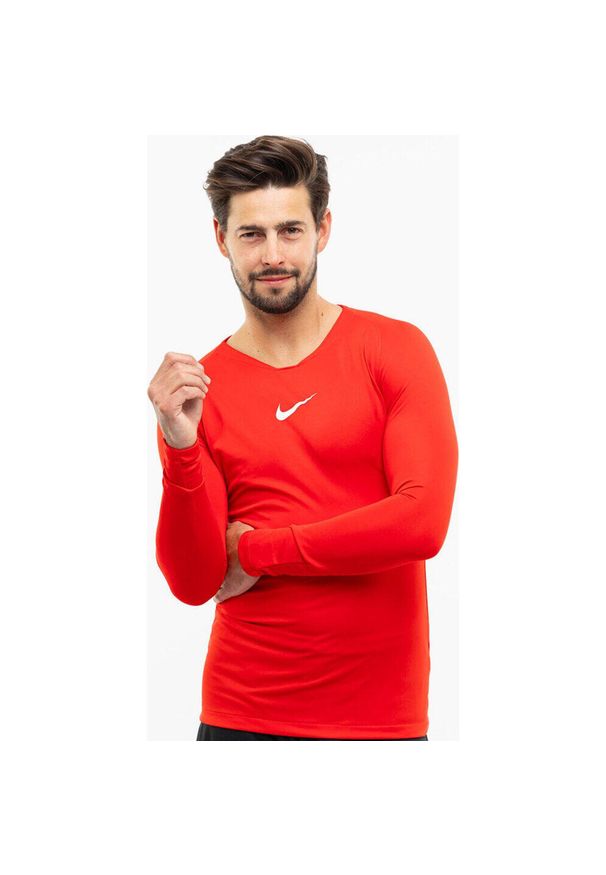 Koszulka męska Nike Dry Park First Layer JSY LS. Kolor: czerwony. Długość rękawa: długi rękaw. Technologia: Dri-Fit (Nike). Sport: piłka nożna