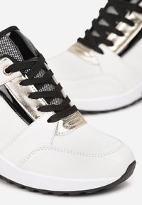 Renee - Białe Sznurowane Sneakersy na Niskim Koturnie z Perforacją i Przeszyciami Anabrenda. Kolor: biały. Obcas: na koturnie #4