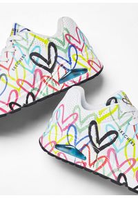 bonprix - Sneakersy marki Skechers z pianką memory. Kolor: biały. Wzór: nadruk #2