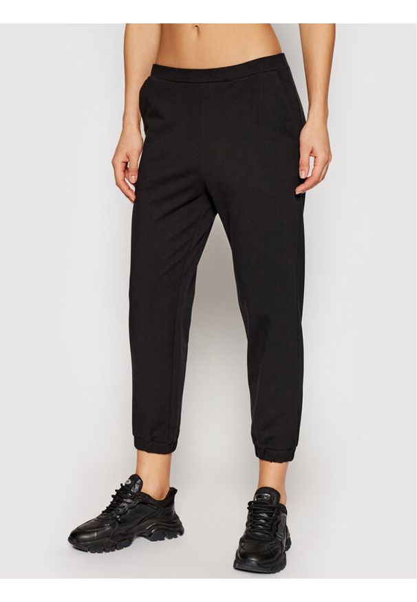 Love Moschino - LOVE MOSCHINO Spodnie dresowe W155702E 2180 Czarny Regular Fit. Kolor: czarny. Materiał: bawełna, dresówka