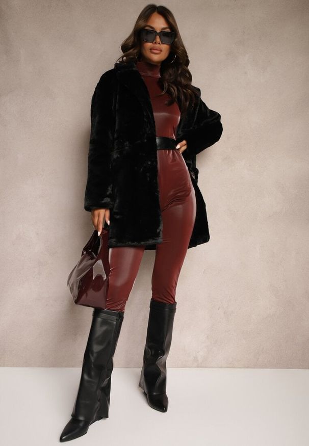 Renee - Czarny Futrzany Płaszcz Jednorzędowy z Podszewką i Kieszeniami Daithianne. Kolor: czarny. Materiał: futro. Styl: elegancki