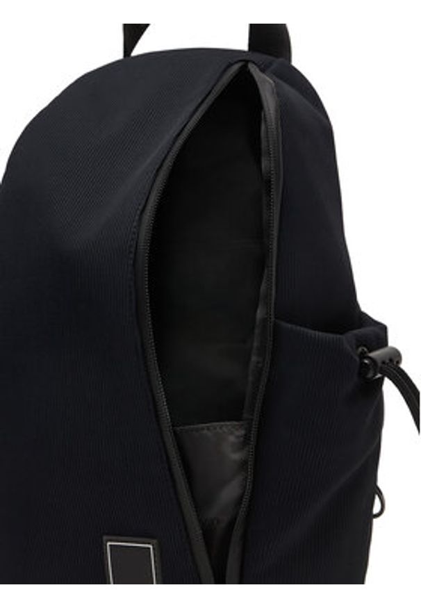 Emporio Armani Plecak EM005661 AF22391 UB118 Granatowy. Kolor: niebieski. Materiał: materiał