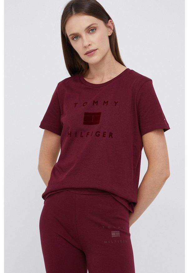 TOMMY HILFIGER - Tommy Hilfiger T-shirt bawełniany kolor bordowy. Okazja: na co dzień. Kolor: czerwony. Materiał: bawełna. Styl: casual