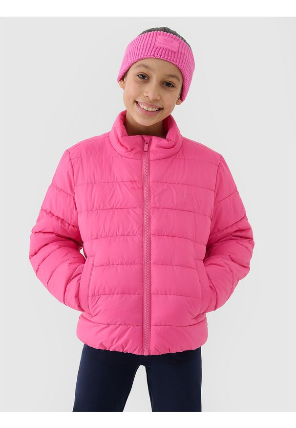 4f - 4F Kurtka puchowa z wypełnieniem syntetycznym dziewczęca - różowa 128 (7-8 lat). Okazja: na co dzień. Typ kołnierza: kołnierzyk stójkowy. Kolor: różowy. Materiał: puch, syntetyk. Długość: długie. Wzór: gładki. Sezon: lato. Styl: casual, klasyczny, sportowy