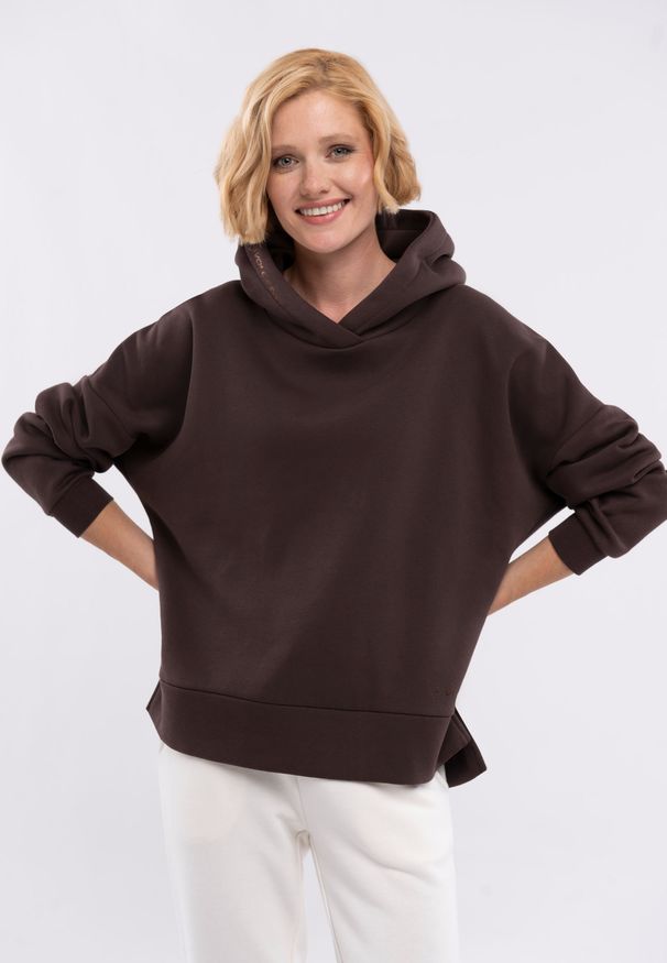 Volcano - Bluza oversize B-VENA. Typ kołnierza: kaptur. Kolor: brązowy. Materiał: bawełna, materiał, dresówka. Wzór: aplikacja, gładki, napisy