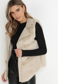 Born2be - Jasnobeżowa Kamizelka Futrzana Antedes. Kolor: beżowy. Materiał: futro. Długość rękawa: długi rękaw. Długość: długie. Wzór: aplikacja #1
