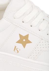 Born2be - Biało-Złote Sneakersy Vices na Grubej Podeszwie Ozdobione Gwiazdką Fenalia. Okazja: na co dzień. Kolor: biały. Materiał: jeans. Wzór: aplikacja #3