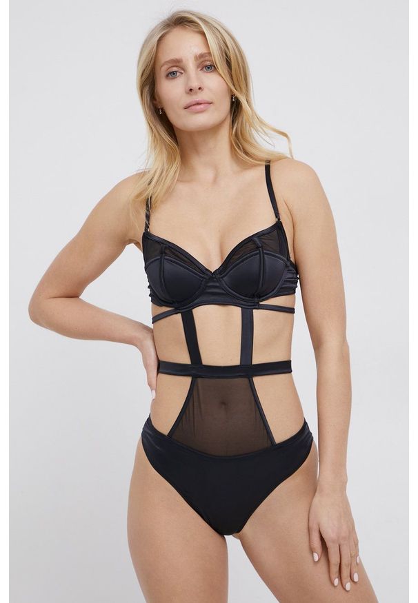 Guess Body kolor czarny satynowe gładki. Kolor: czarny. Materiał: satyna. Wzór: gładki