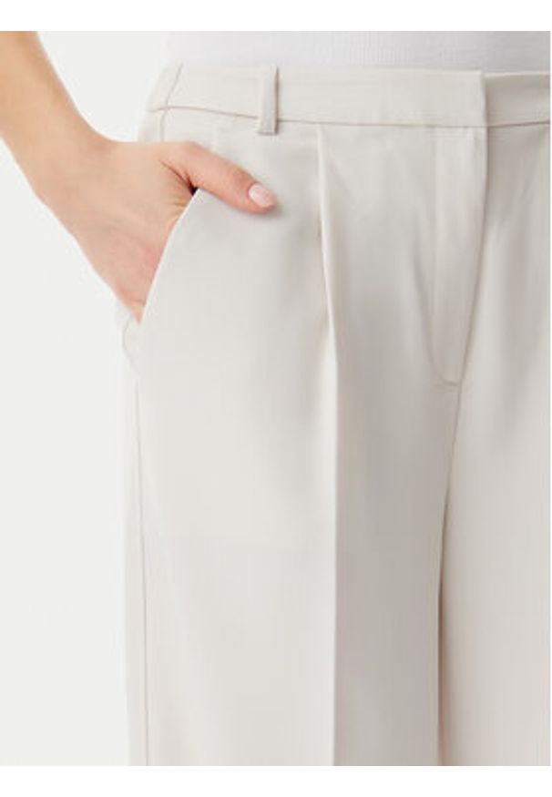 Calvin Klein Spodnie materiałowe Travel Twill K20K208214 Szary Wide Leg. Kolor: szary. Materiał: syntetyk