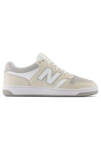 Buty unisex New Balance BB480LGW – beżowe. Okazja: na co dzień. Kolor: beżowy. Materiał: materiał, syntetyk, dresówka. Szerokość cholewki: normalna. Sport: turystyka piesza #1