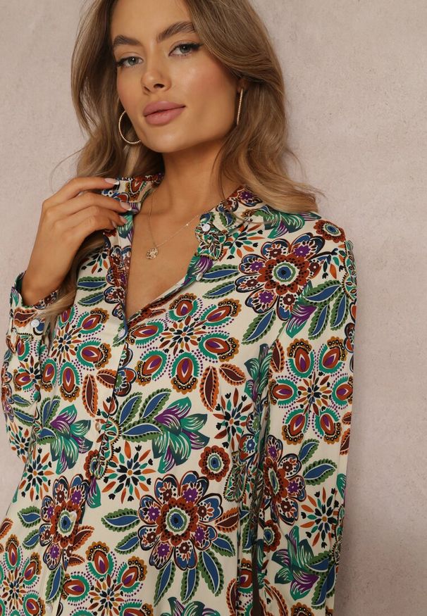 Renee - Zielona Koszulowa Sukienka Midi w Kwiaty Livala. Kolor: zielony. Materiał: tkanina, wiskoza. Wzór: kwiaty. Typ sukienki: koszulowe. Długość: midi
