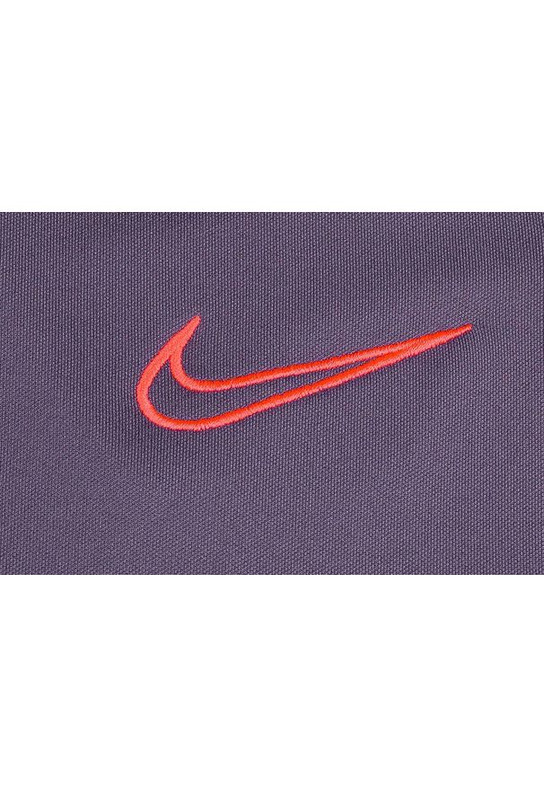 Spodnie Sportowe damskie Nike Dri-FIT Academy. Kolor: fioletowy. Technologia: Dri-Fit (Nike)