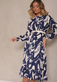 Renee - Granatowa Sukienka z Bawełną i Abstrakcyjnym Wzorem Tersedi. Okazja: na co dzień. Kolor: niebieski. Materiał: bawełna. Styl: klasyczny, elegancki, casual #3