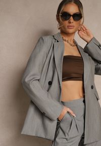 Renee - Szara Pudełkowa Marynarka Dwurzędowa z Ozdobnymi Kieszeniami Salobine. Okazja: do pracy, na spotkanie biznesowe, na co dzień. Kolor: szary. Styl: casual, elegancki, biznesowy #3