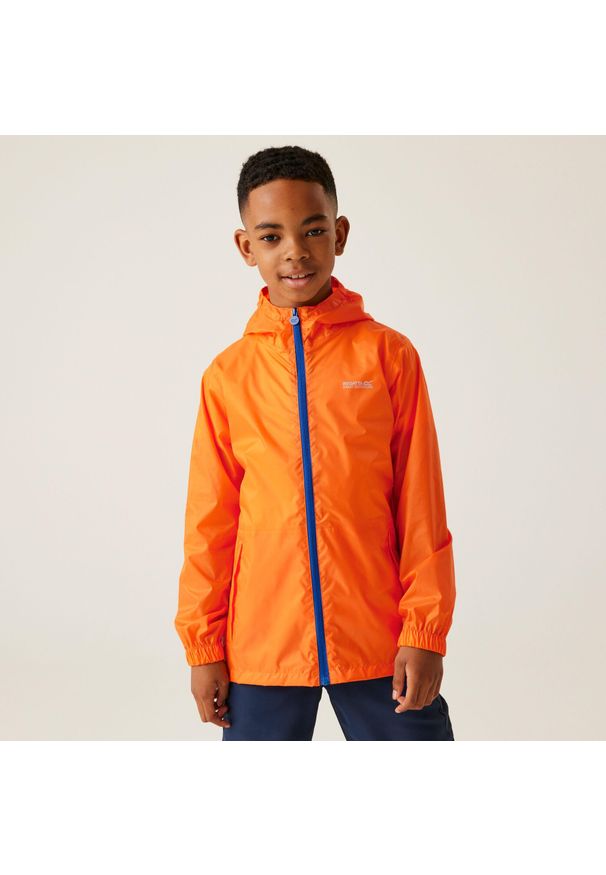 Regatta - Kurtka trekkingowa dziecięca Pack It Jacket III kieszonkowa. Kolor: pomarańczowy. Styl: sportowy. Sport: turystyka piesza