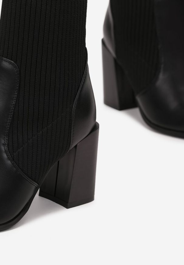 Born2be - Czarne Botki Jilleane. Nosek buta: szpiczasty. Zapięcie: bez zapięcia. Kolor: czarny. Materiał: materiał, prążkowany. Szerokość cholewki: normalna. Wzór: gładki. Obcas: na słupku. Styl: elegancki