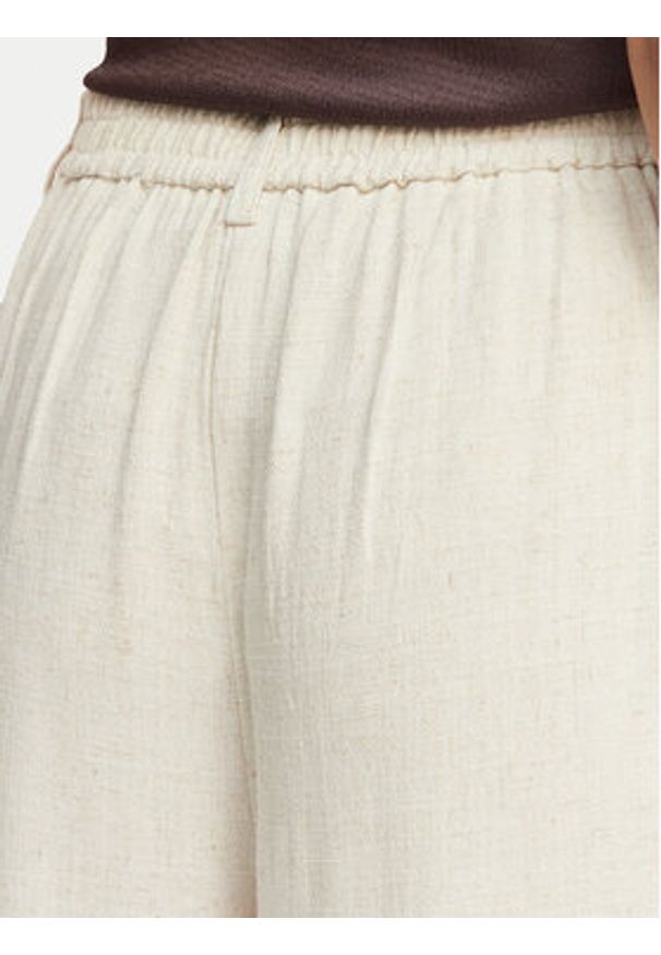 only - ONLY Spodnie materiałowe Lemmia 15370398 Beżowy Regular Fit. Kolor: beżowy. Materiał: wiskoza