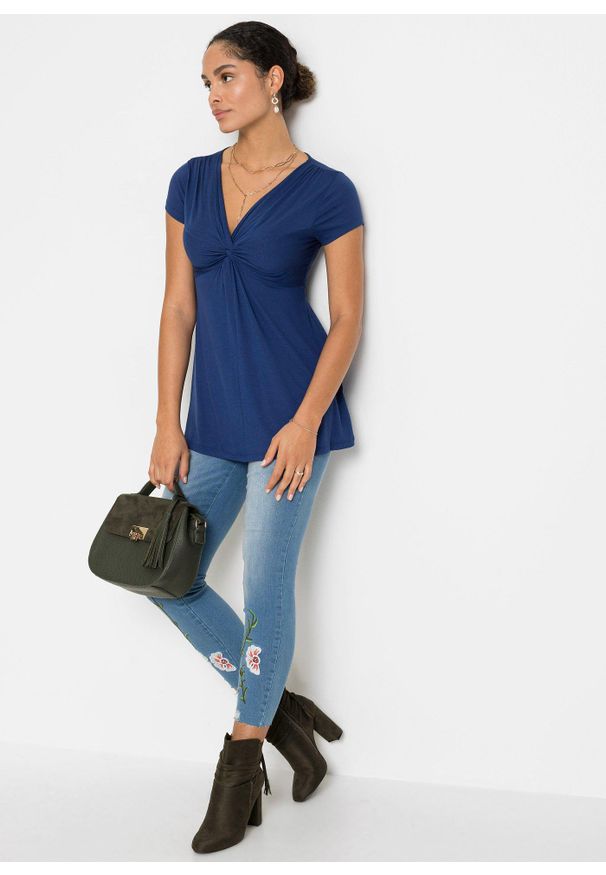 bonprix - T-shirt z mieszanki wiskozy. Typ kołnierza: dekolt w serek. Kolor: niebieski. Materiał: wiskoza. Wzór: nadruk, aplikacja, gładki