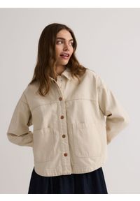 Reserved - Jeansowa koszula z kieszeniami - kremowy. Kolor: kremowy. Materiał: jeans