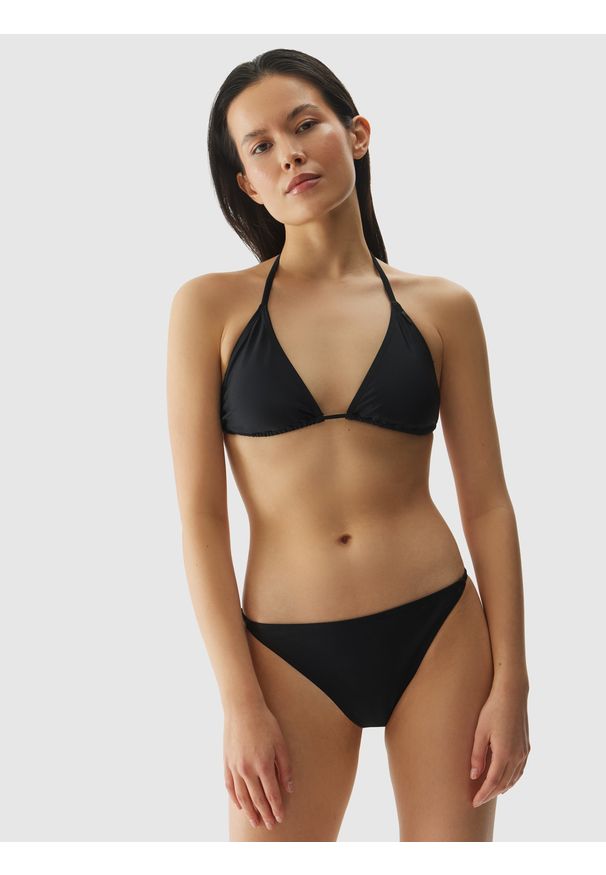 4f - Góra od bikini damska - czarna. Kolor: czarny. Materiał: włókno, materiał, syntetyk, elastan. Wzór: jednolity
