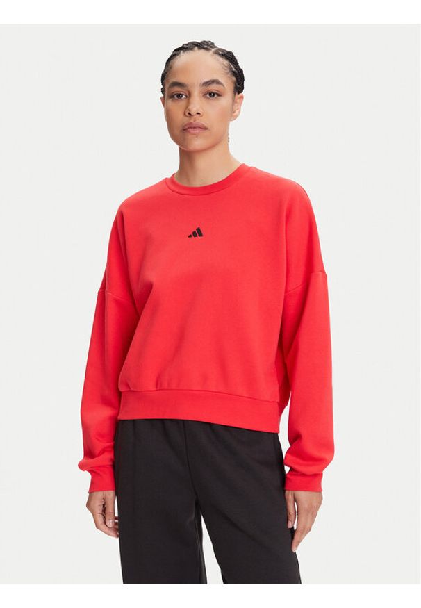 Adidas - adidas Bluza Essentials Small Logo Feelcozy JI6061 Czerwony Loose Fit. Kolor: czerwony. Materiał: bawełna