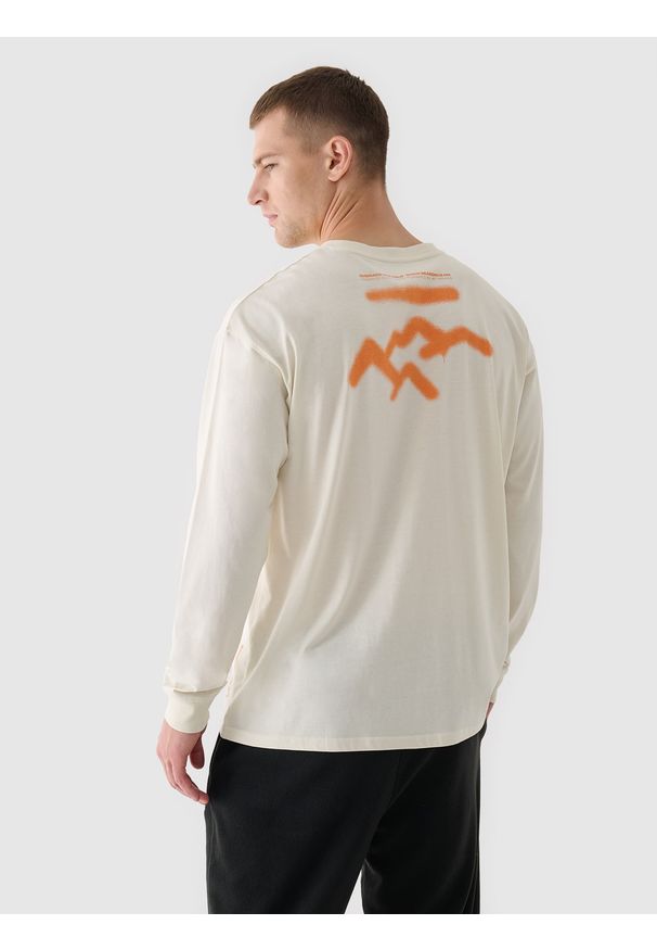 4f - 4F Longsleeve oversize z nadrukiem męski - beżowy M. Okazja: na co dzień. Kolor: beżowy. Materiał: bawełna, jersey, dzianina. Długość rękawa: długi rękaw. Długość: długie. Wzór: nadruk. Styl: sportowy, klasyczny, casual