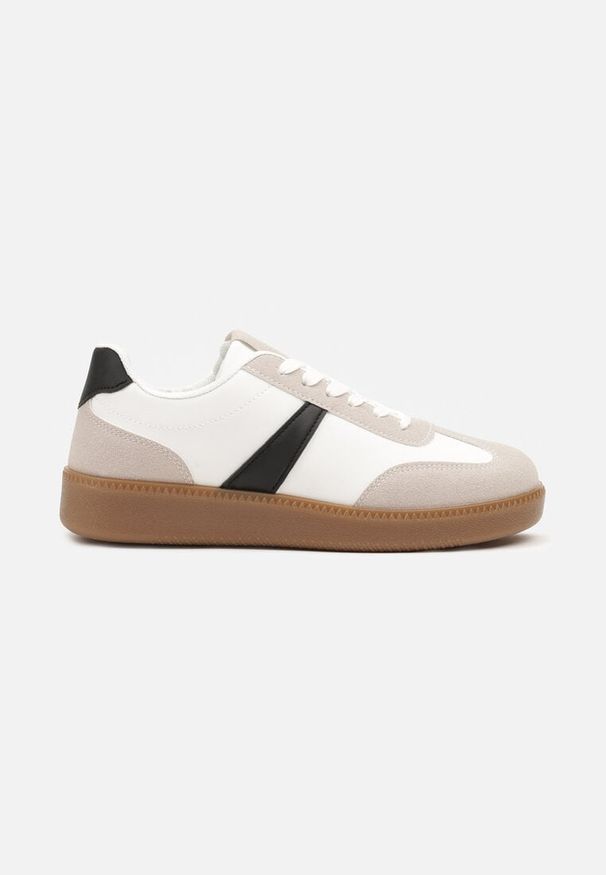 Born2be - Biało-Czarne Sneakersy w Stylu Tenisówek Ozdobione Paskiem Elhanis. Okazja: na co dzień. Nosek buta: okrągły. Zapięcie: pasek. Kolor: biały. Materiał: jeans. Wzór: aplikacja