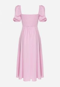 Born2be - Różowa Sukienka w Rustykalnym Stylu z Wiązaniem przy Dekolcie i Rozcięciem Idanillea. Okazja: na spacer, na co dzień. Typ kołnierza: dekolt kwadratowy. Kolor: różowy. Typ sukienki: rozkloszowane. Styl: casual #4