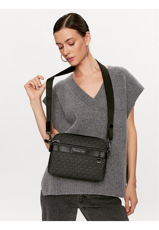 Michael Kors Saszetka Hudson 33F3LHDC5B Czarny. Kolor: czarny. Materiał: skóra