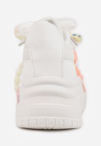 Renee - Białe Sneakersy na Platformie z Koralikami Amovanna. Okazja: na co dzień. Kolor: biały. Materiał: jeans. Wzór: aplikacja. Obcas: na platformie #10