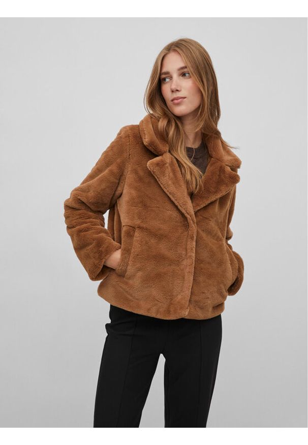 Futro Vila. Kolor: brązowy. Materiał: futro
