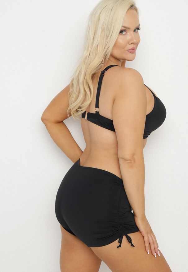 Born2be - Czarne Bikini Biustonosz i Majtki ze Ściągaczami Ulonaniela. Kolekcja: plus size. Kolor: czarny. Wzór: aplikacja