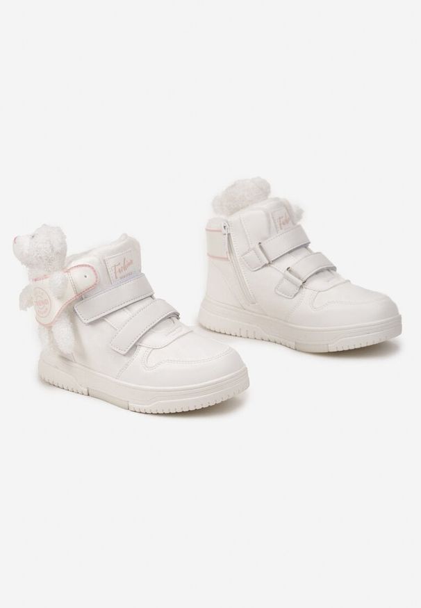 Born2be - Białe Botki Sportowe Sneakersy z Ozdobnym Misiem Naolisa. Wysokość cholewki: za kostkę. Zapięcie: rzepy. Kolor: biały. Szerokość cholewki: normalna. Styl: sportowy