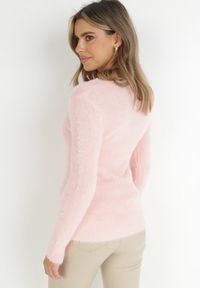 Born2be - Jasnoróżowy Sweter Wełniany Panaris. Typ kołnierza: dekolt w serek. Kolekcja: plus size. Kolor: różowy. Materiał: wełna. Styl: klasyczny