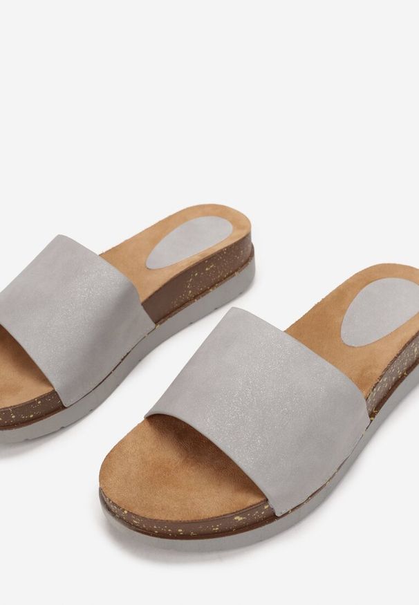 Renee - Szare Klapki Zeuxixia. Nosek buta: okrągły. Kolor: szary. Materiał: guma, jeans
