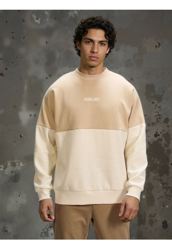 Sinsay - Bawełniana bluza crewneck z napisem - kremowy. Kolor: kremowy. Materiał: bawełna. Wzór: napisy