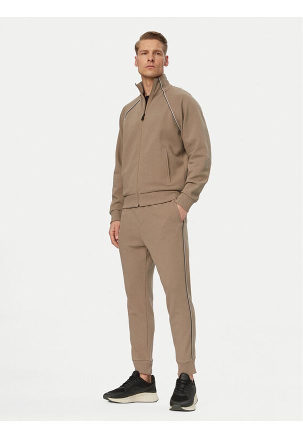 BOSS Dres 50555906 Beżowy ciemny Regular Fit. Kolor: beżowy. Materiał: syntetyk, bawełna