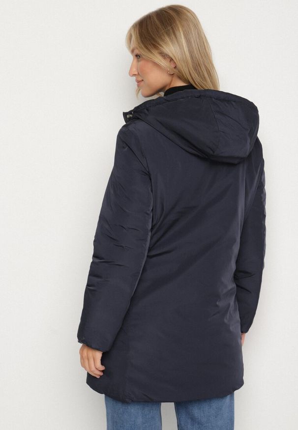 Born2be - Granatowa Pikowana Kurtka Dwustronna z Kapturem Alarrise. Okazja: na spacer. Typ kołnierza: kaptur. Kolor: niebieski. Materiał: skóra, jeans. Wzór: gładki