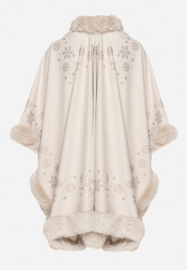 Born2be - Jasnobeżowe Ponczo z Wełną Ozdobione Futerkiem i Wzorami z Cyrkonii Issalla. Okazja: na co dzień, na spacer. Kolor: beżowy. Materiał: wełna, futro. Wzór: aplikacja. Styl: klasyczny, casual, elegancki