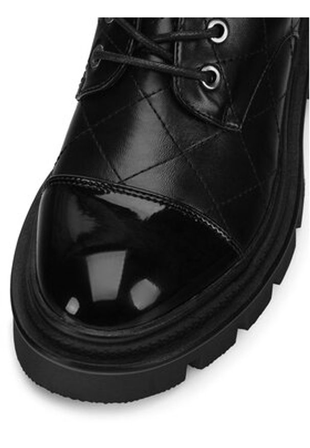 Nine West Loafersy 8198-1 Czarny. Kolor: czarny. Materiał: materiał