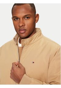 TOMMY HILFIGER - Tommy Hilfiger Kurtka przejściowa Harrington MW0MW37647 Beżowy Regular Fit. Kolor: beżowy. Materiał: syntetyk