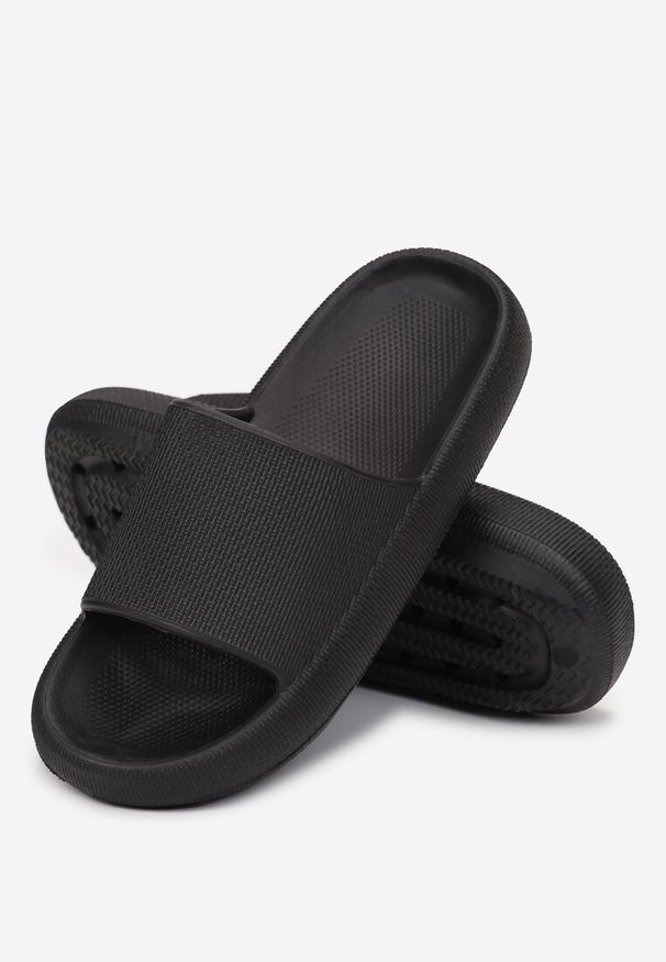 Born2be - Czarne Klapki z Pianki o Minimalistycznym Designie Kaseis. Okazja: na plażę, na co dzień. Kolor: czarny. Sezon: lato. Styl: sportowy, casual
