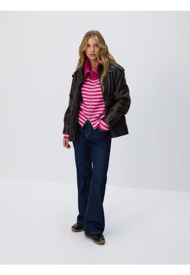 Reserved - Kardigan w paski z golfem - wielobarwny. Typ kołnierza: golf. Materiał: dzianina. Wzór: paski