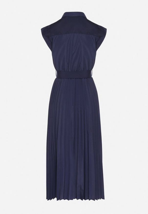 Born2be - Granatowa Plisowana Sukienka z Bawełną i Paskiem Lireviere. Okazja: na co dzień. Kolor: niebieski. Materiał: bawełna. Styl: casual, elegancki