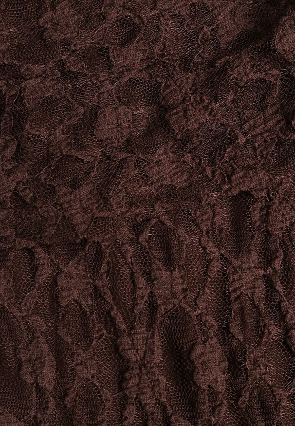 Renee - Brązowa Koronkowa Sukienka Koktajlowa z Odkrytymi Ramionami Eperria. Okazja: na studniówkę. Typ kołnierza: kokarda. Kolor: brązowy. Materiał: koronka. Typ sukienki: z odkrytymi ramionami. Styl: wizytowy