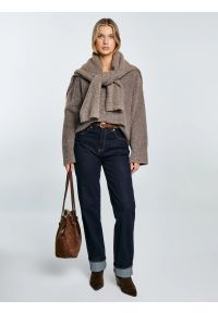 Big-Star - Sweter damski v-neck z dodatkiem wełny brązowy Violina 804. Okazja: do pracy, na co dzień. Kolor: brązowy. Materiał: wełna. Wzór: ze splotem, jednolity. Styl: klasyczny, casual #4