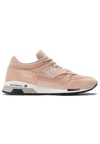 Buty unisex New Balance U1500NKW – beżowe. Kolor: beżowy. Materiał: zamsz, skóra. Szerokość cholewki: normalna. Sezon: lato