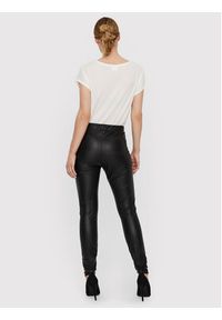 Vero Moda Spodnie z imitacji skóry 10257164 Czarny Skinny Fit. Kolor: czarny. Materiał: syntetyk