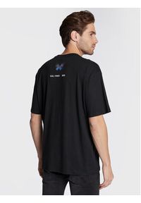 Redefined Rebel T-Shirt Christian 211129 Czarny Regular Fit. Kolor: czarny. Materiał: bawełna